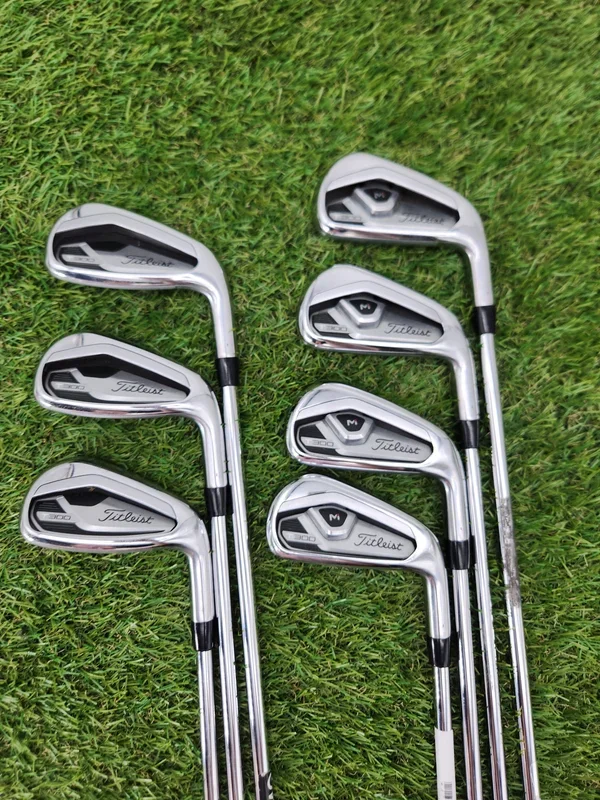 2021 TITLEIST T300 IRON SET 4-PW REG TT AMT RED GOOD