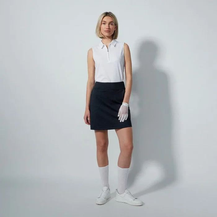 Daily Sports: Women’s Genua 20″ Skort – Black