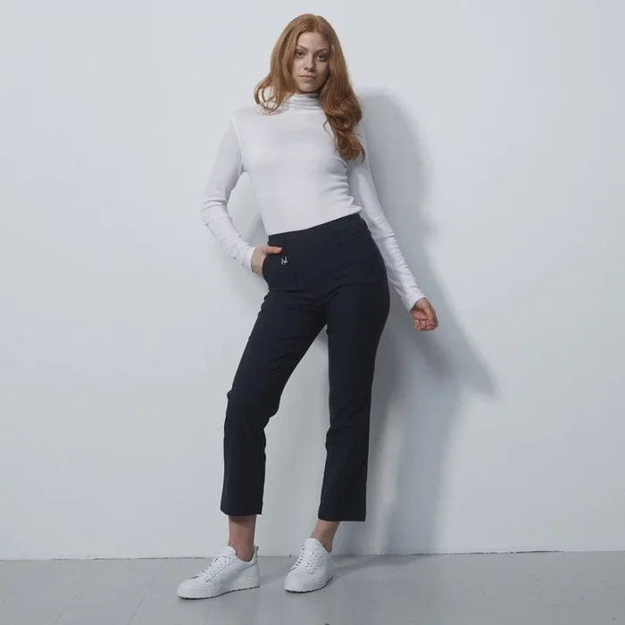 Daily Sports: Women’s Magic Straight Ankle Pants – Navy