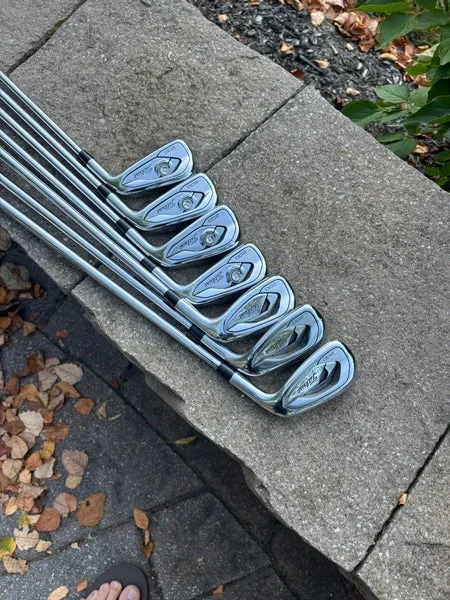 Men’s 2019 Titleist T200 Right Handed Iron Set Stiff Flex 8 Pieces Steel Shaft (Used)