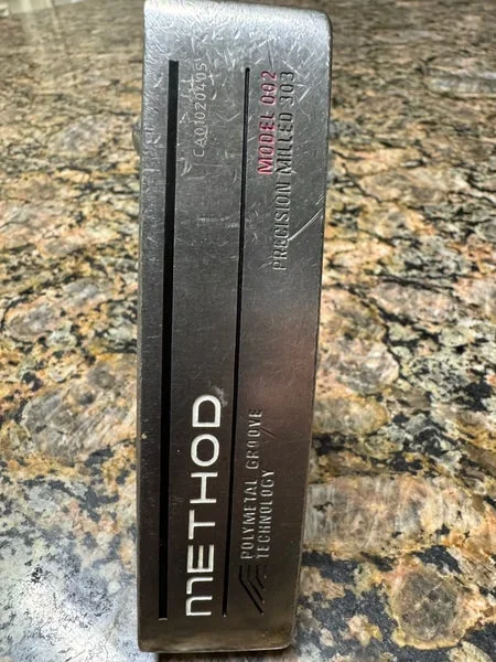 Nike putter Method 002