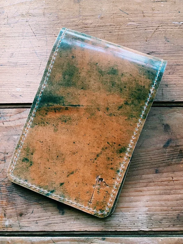 Single Barrel Collection Yardage Book / Scorecard Holder in Shell Cordovan Marbled Emerald