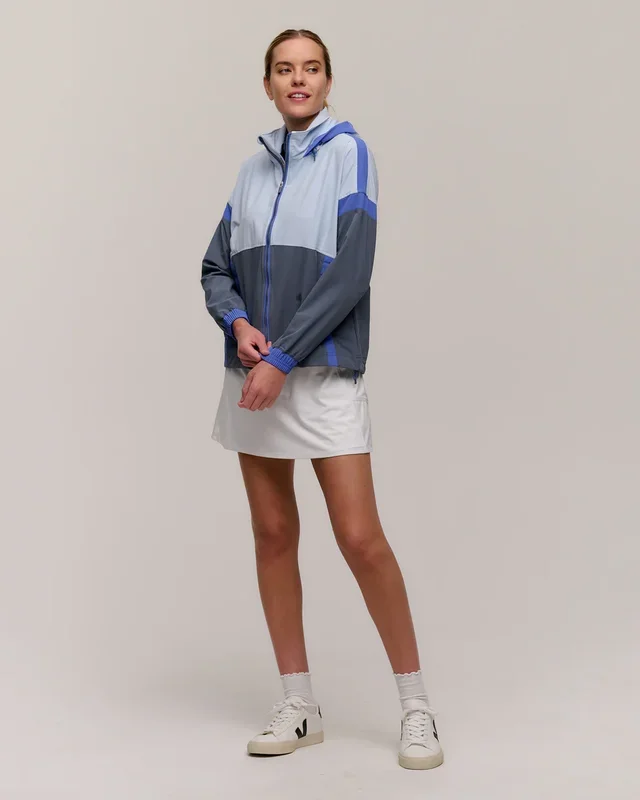 Zero Restriction: Women’s Nicki Windbreaker